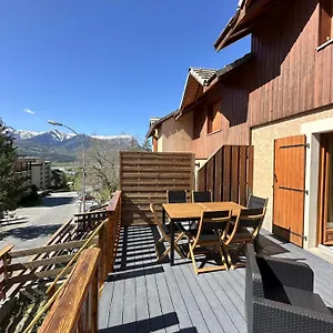 Appartement T3 Au Plan D'eau D'embrun Avec Garage Et Terrasse, Embrun