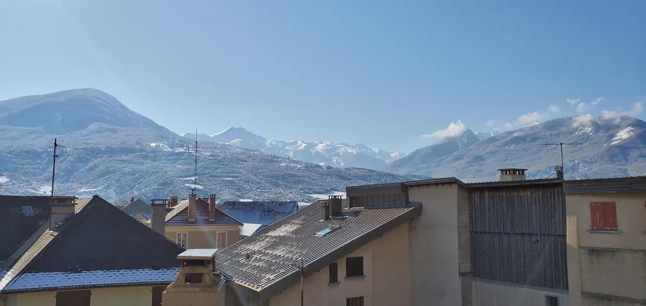 L'Hivernet, Grand Triplex Neuf Au Coeur D'Embrun Acces Facile
