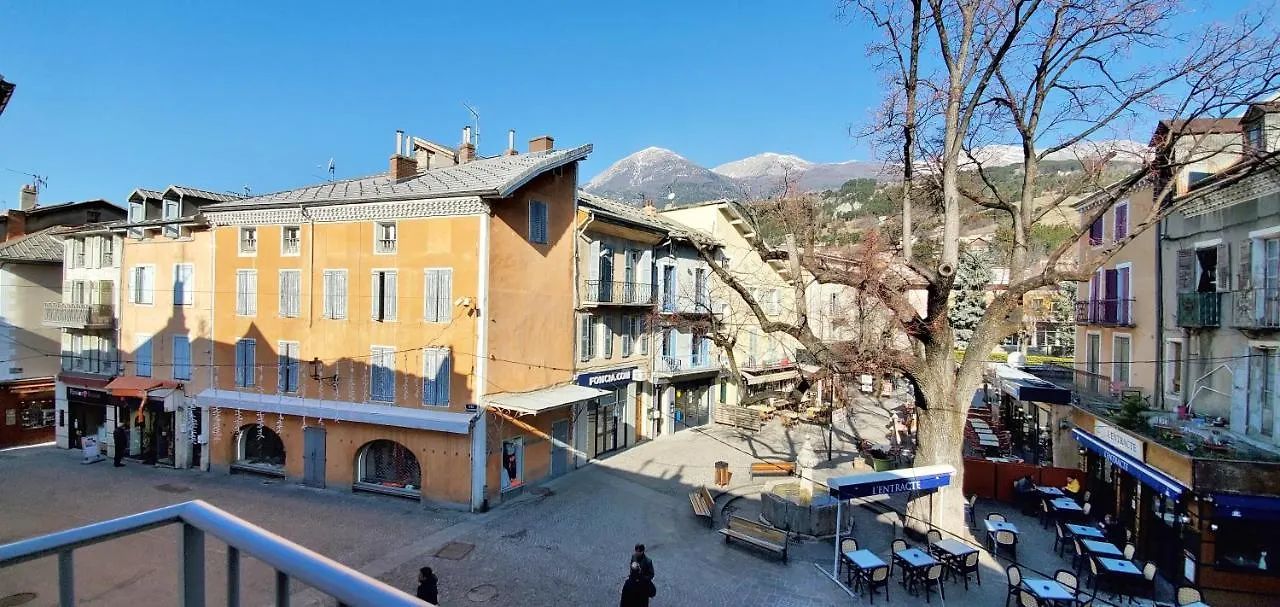 L'Hivernet, Grand Triplex Neuf Au Coeur D'Embrun Acces Facile 0*, Embrun France