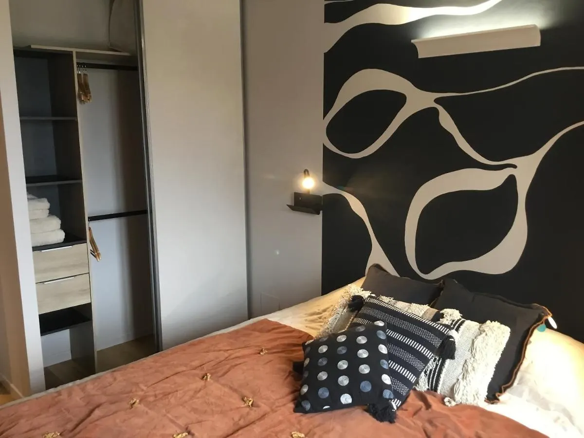 Apartment L'Hivernet, Grand Triplex Neuf Au Coeur D'Embrun Acces Facile